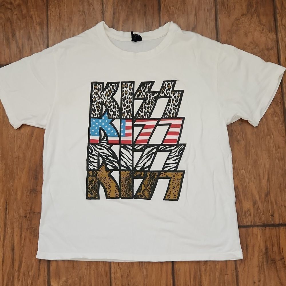 Women's medium KISS short sleeve t-shirt by Day under license Epic Rights